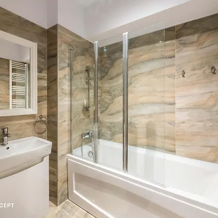 Central Spacious 513 Apartament