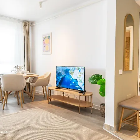 Central Spacious 513 Apartment *